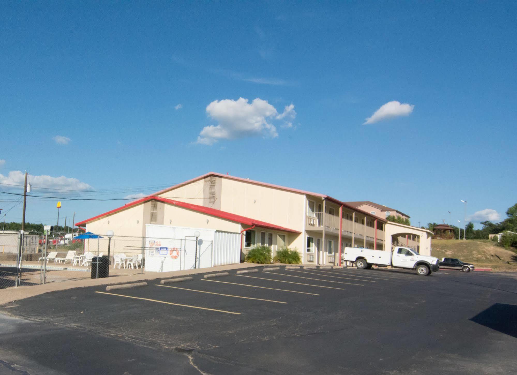 Red Roof Inn Buffalo, Tx Exteriér fotografie